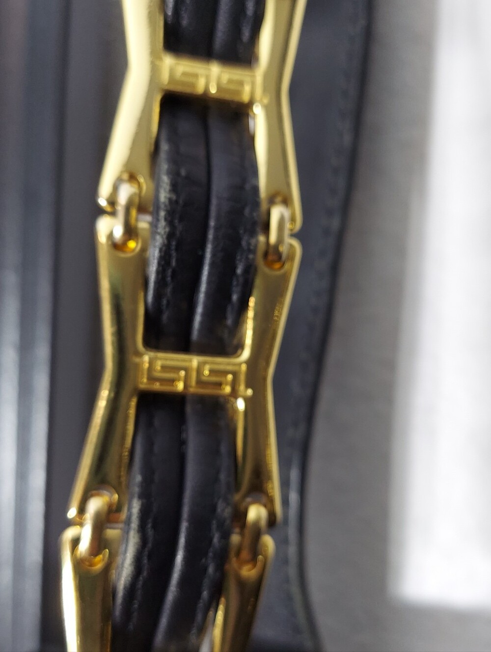 Versace Bag, Portatutto In Vitello, Black & Gold. Vimtage - Picture 10 of 14